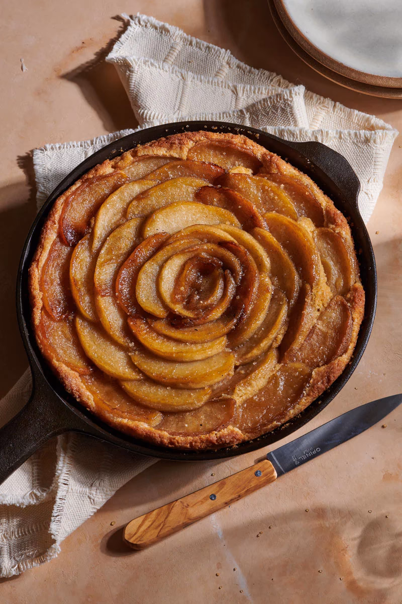 What size ring mould do you need for Apple torte?