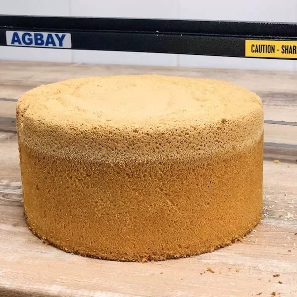 Jak wyrównać biszkopt w piekarniku?