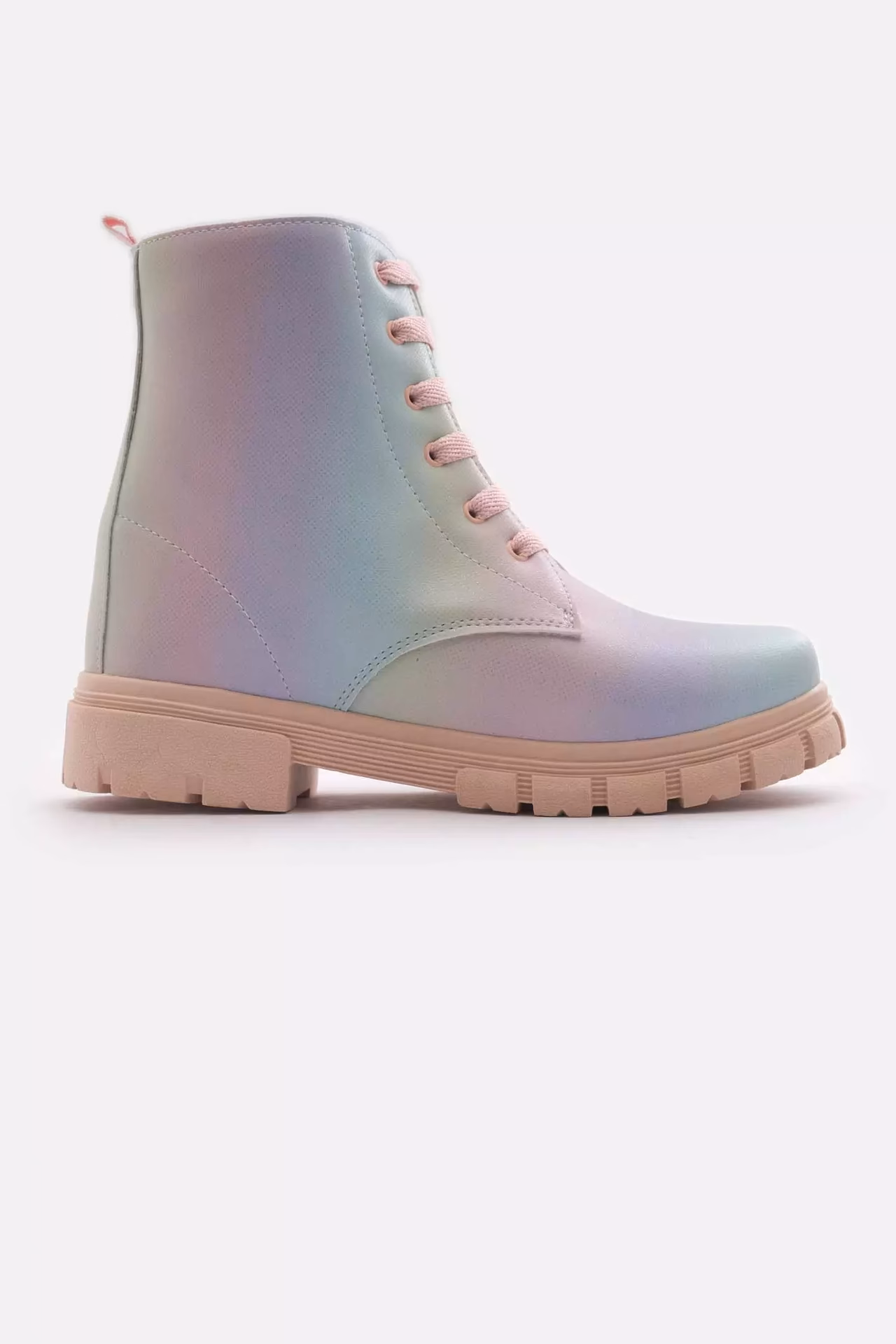 ¿De qué material estaban hechos los primeros borcegos?