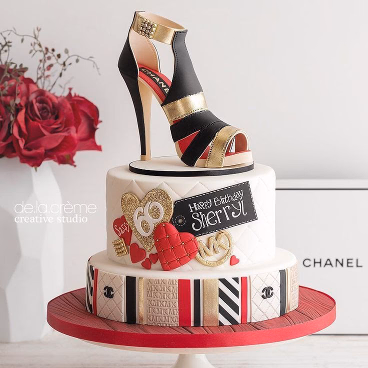 ¿Cómo combinan los botines tacón bajo la elegancia del tacón?