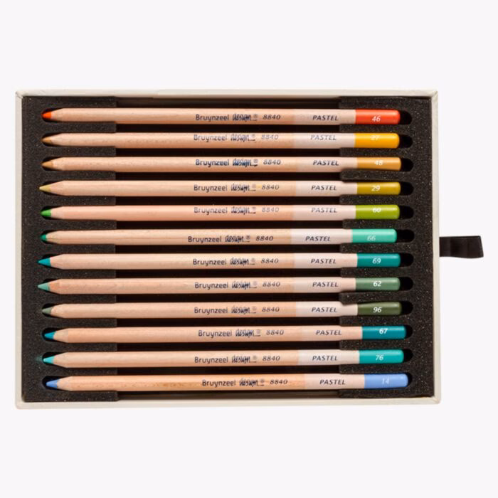 How many pastel pencils are in a set?