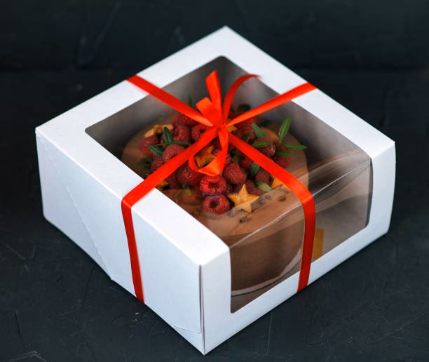 ¿Cómo decorar una caja de cartón para regalo?