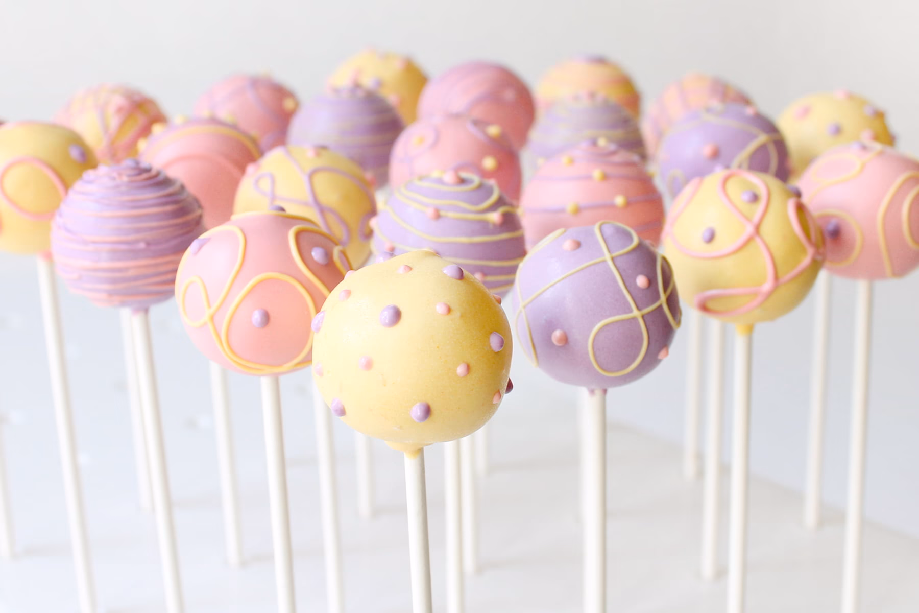 ¿Cómo decoramos Los cake pops?
