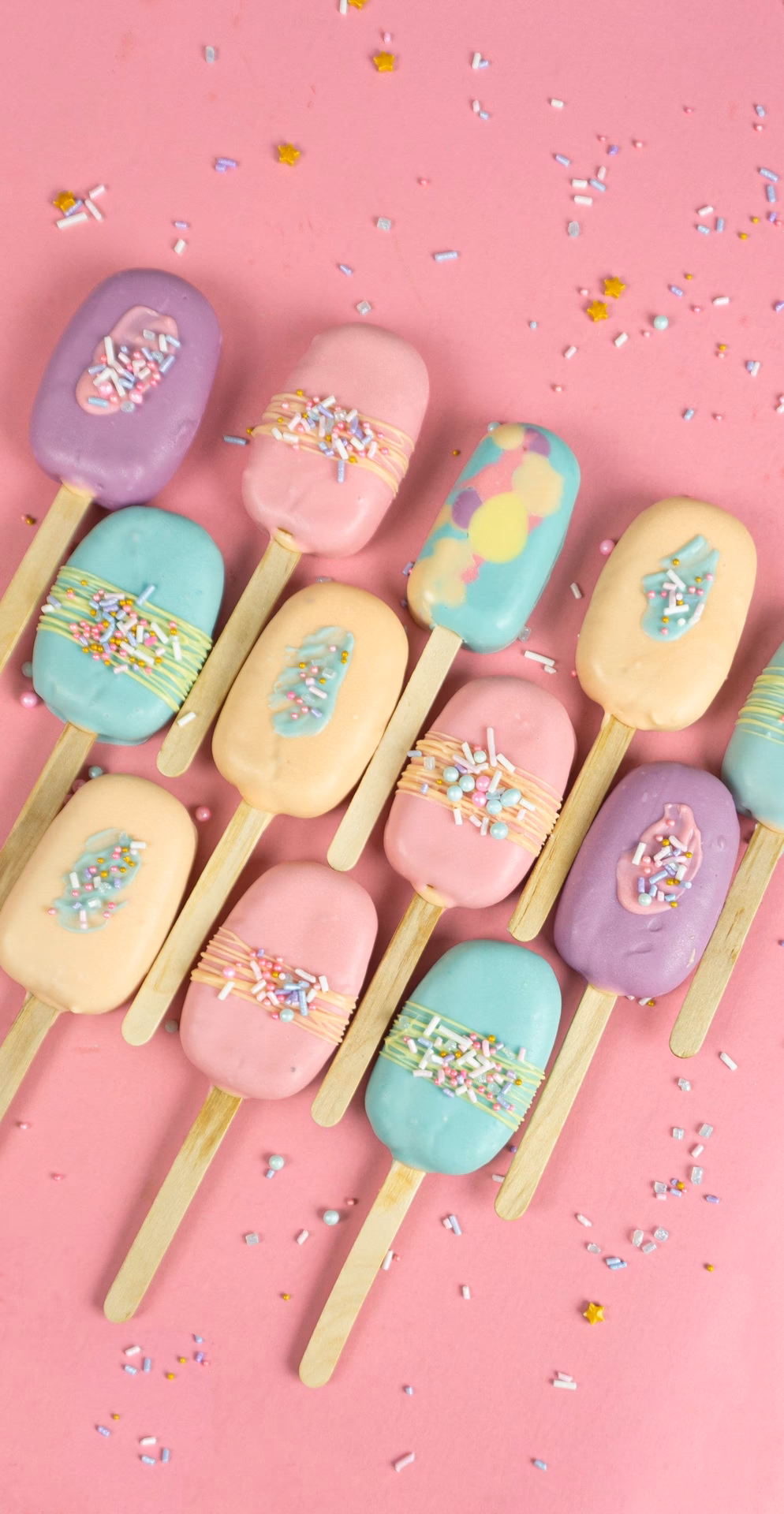 ¿Cómo decorar los cakesicles?