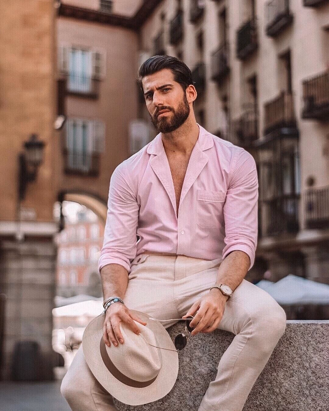 ¿Cuáles son los colores ideales para las camisas italianas de hombre?