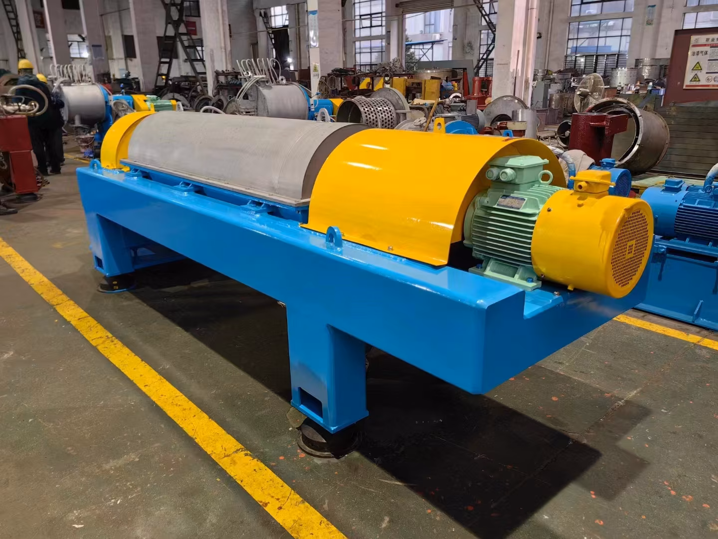 ¿Qué son las centrífugas decantadoras de lodos?