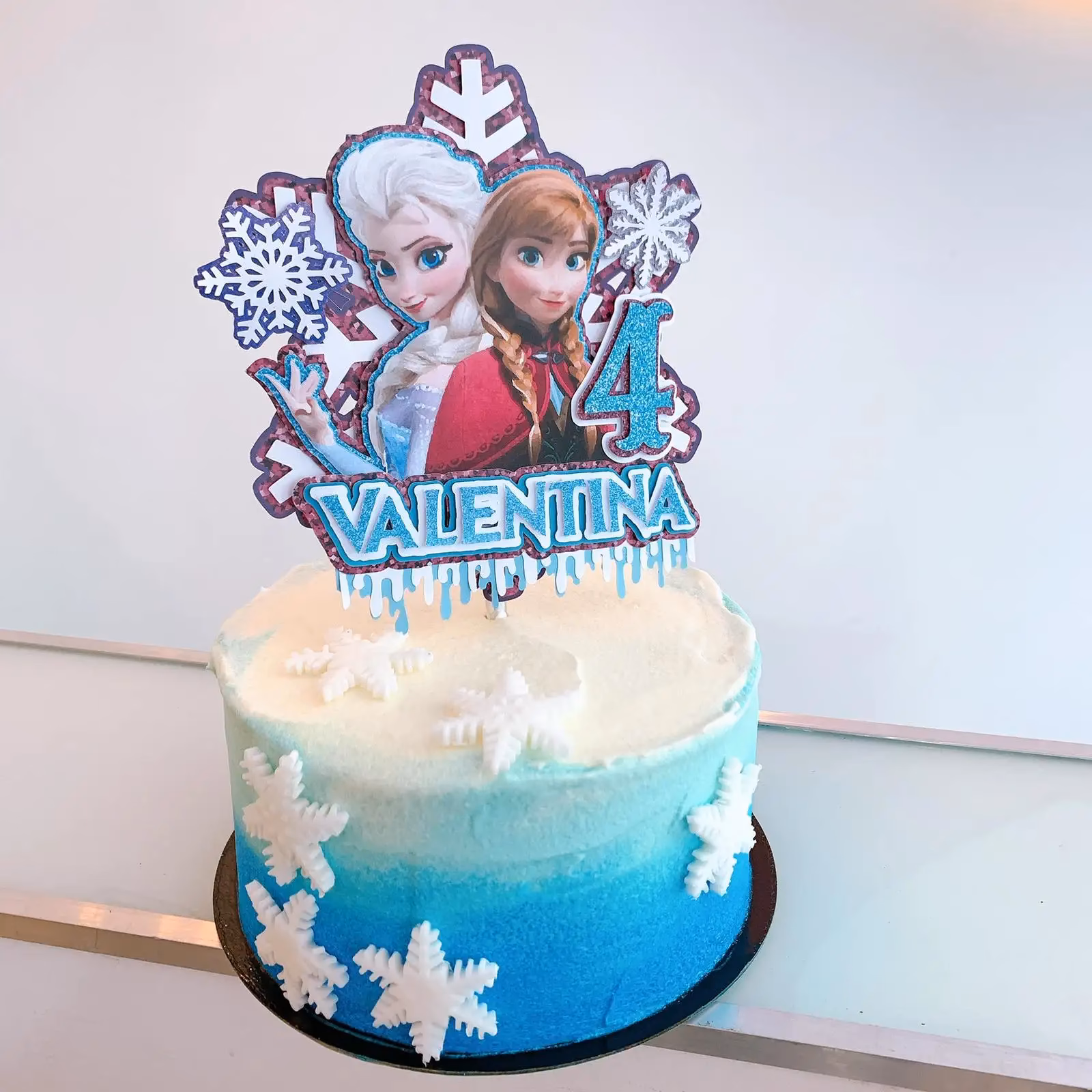 ¿Cómo decorar un centro de mesa de Frozen?