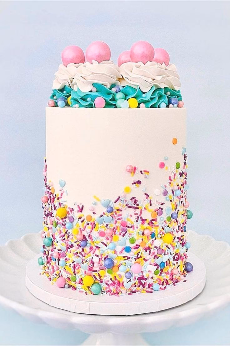 ¿Qué es un pastel de vainilla con chispas de colores?