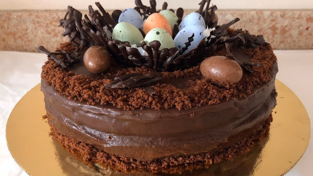 ¿Cómo hacer un huevo con chocolate?