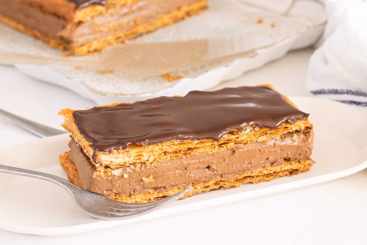 ¿Qué es la tarta de chocolate con base de hojaldre?