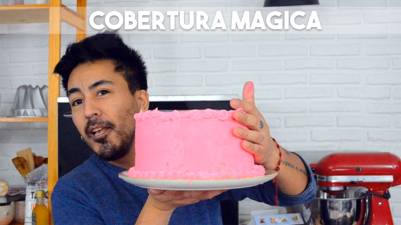 ¿Cuál es la temperatura adecuada para hornear una torta grande?