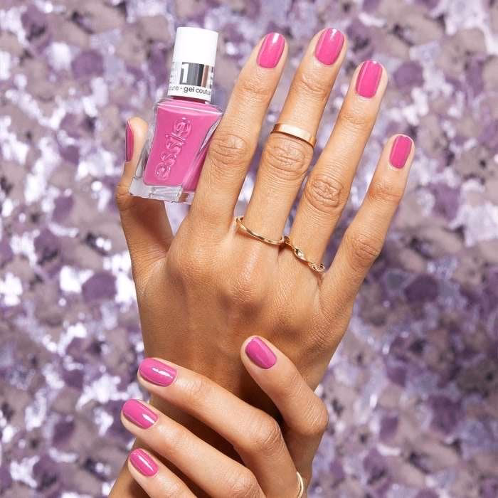 ¿Qué es el esmalte de uñas fucsia?