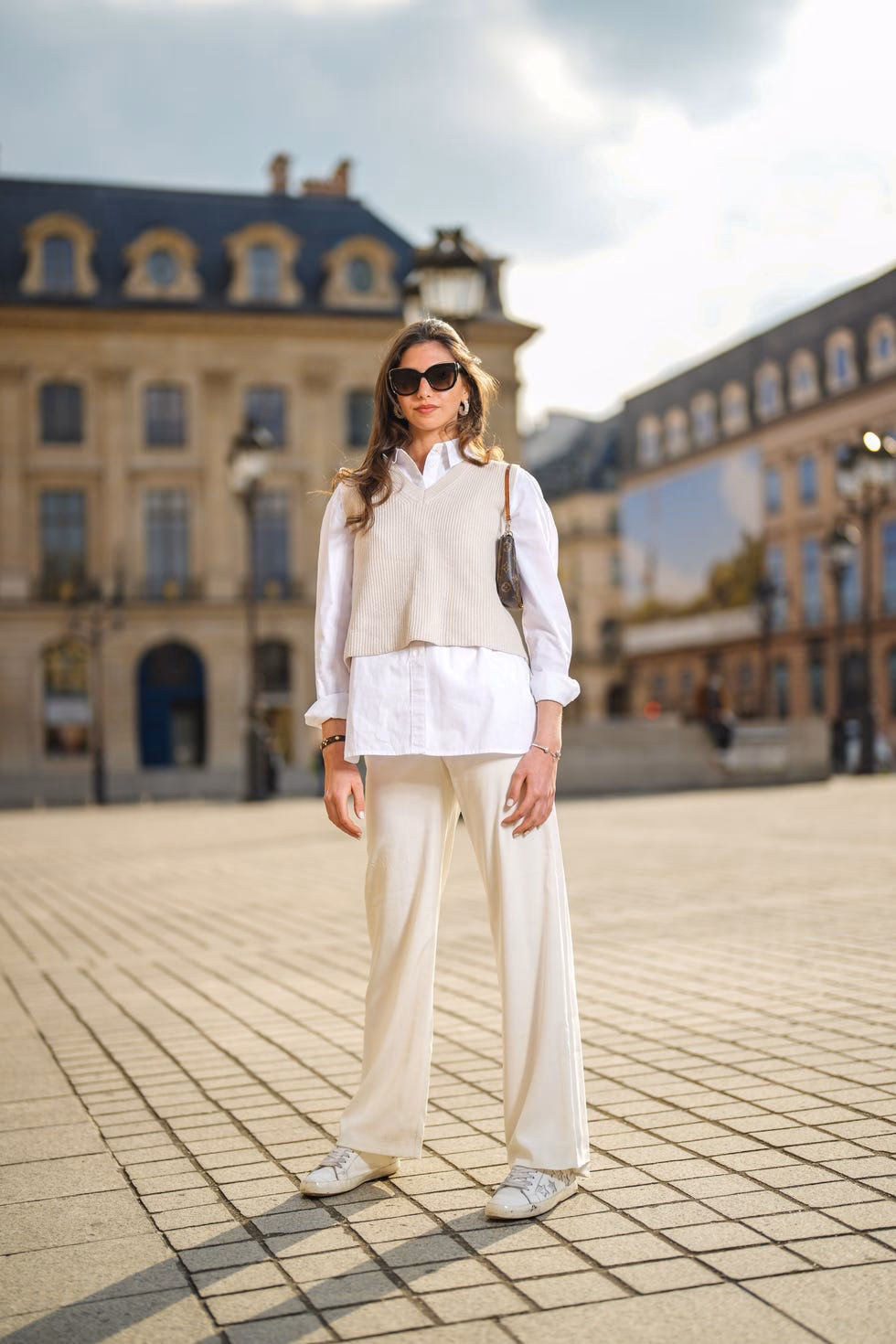 ¿Qué looks se pueden conseguir con pantalones blancos?