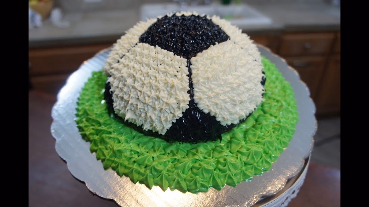 ¿Cómo puedo decorar una pelota de tela?