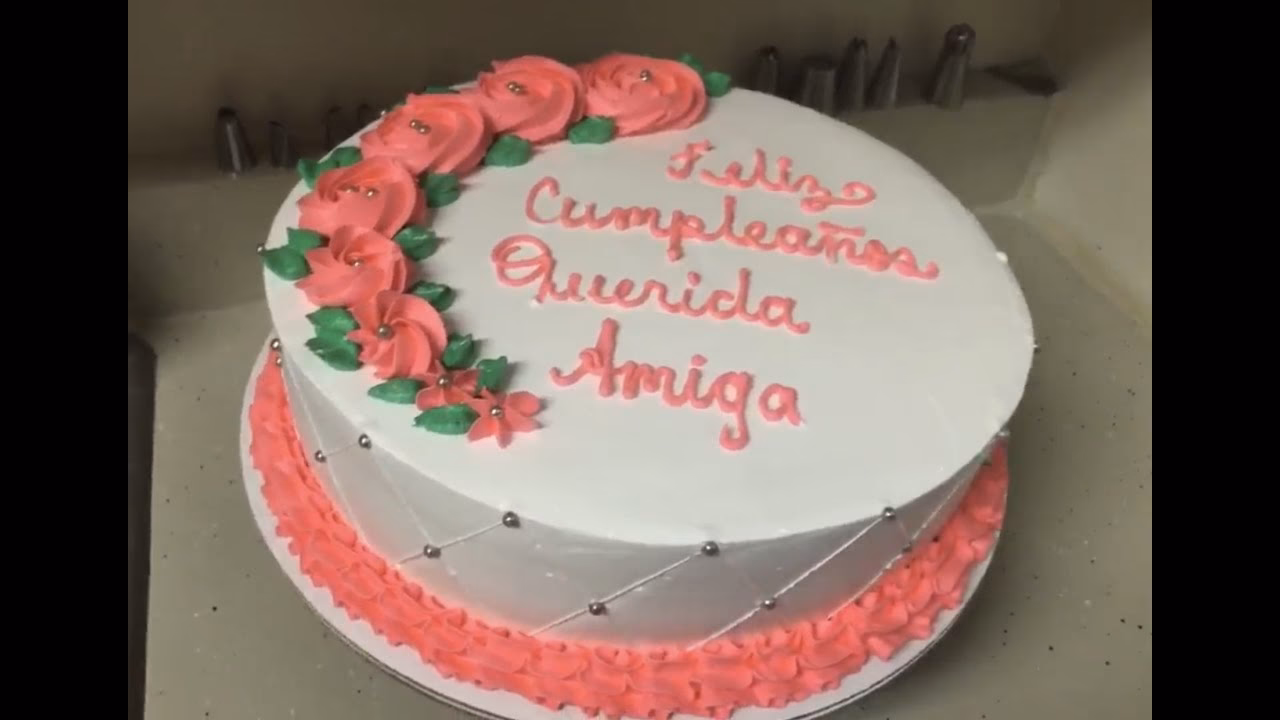 ¿Cómo decorar una torta con cobertura de chocolate?
