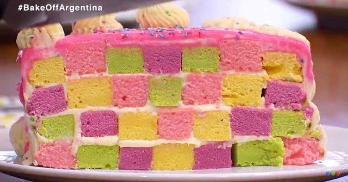 ¿Cuáles son los colores de un tablero de ajedrez?