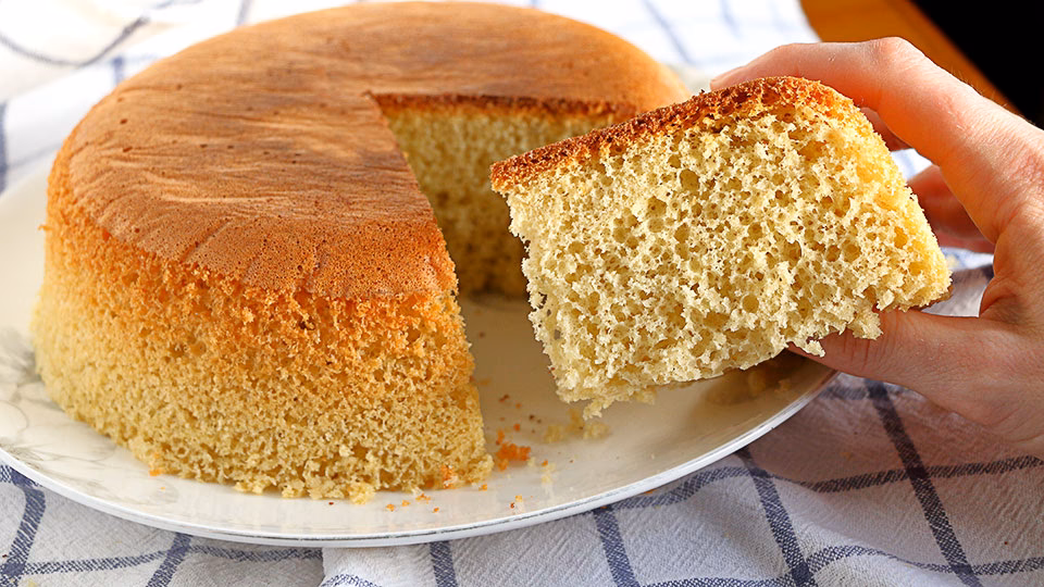 ¿Cómo hacer una torta de piña esponjosa?