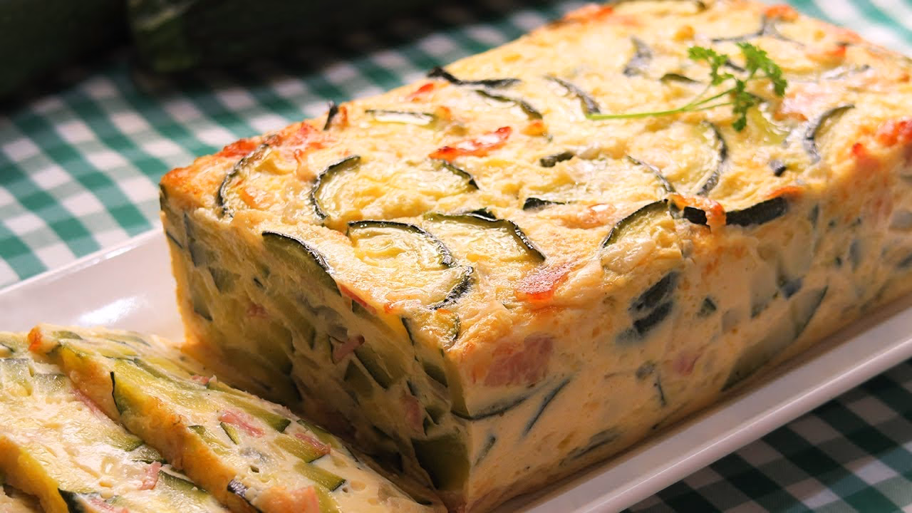 ¿Cómo decorar un pastel de calabacín?