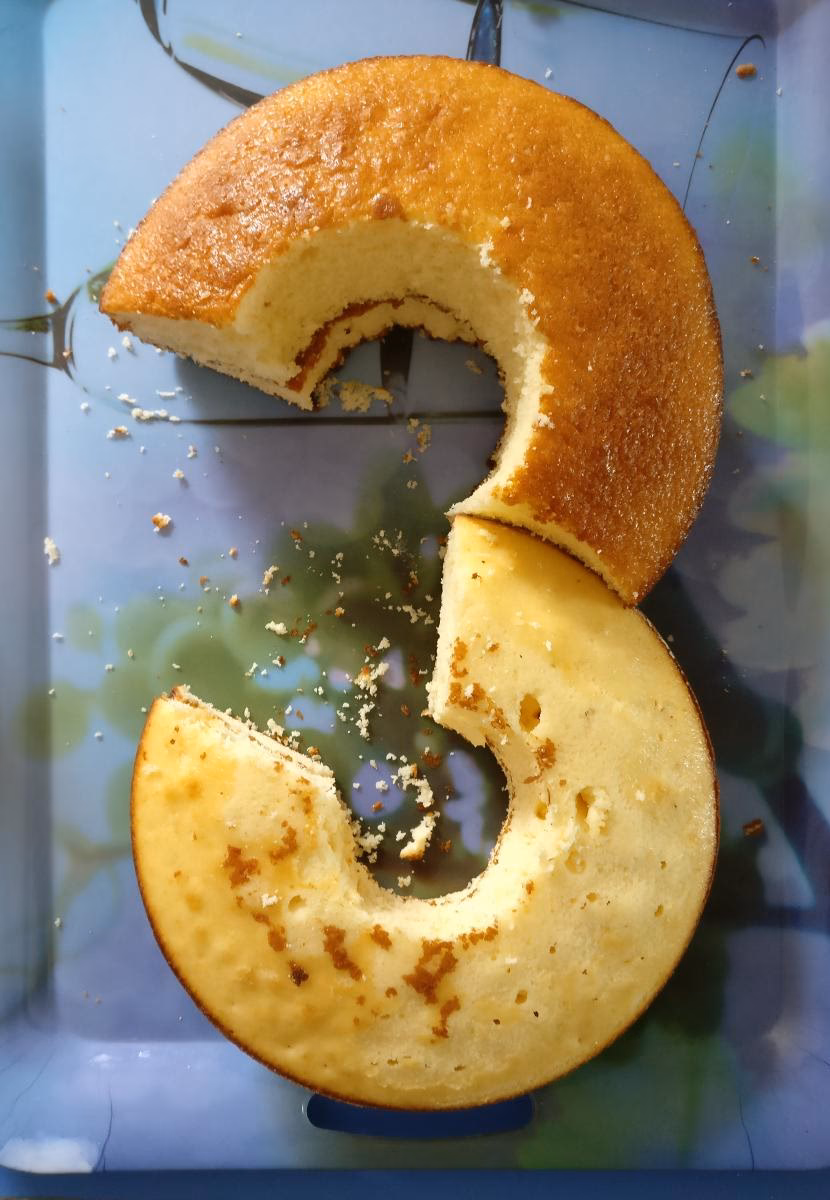 ¿Cómo hacer una torta de tres niveles?