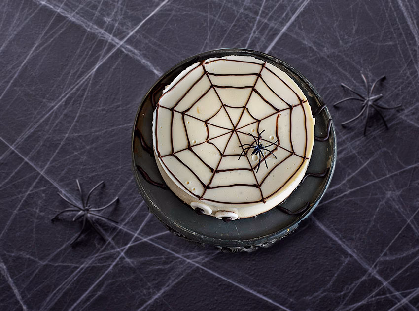 ¿Cómo decorar una torta cuadrada del Hombre Araña?