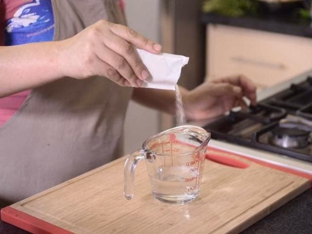 ¿Cómo se hidrata y funde la grenetina o gelatina sin sabor en polvo?