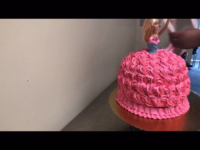 ¿Cómo vestir una muñeca?