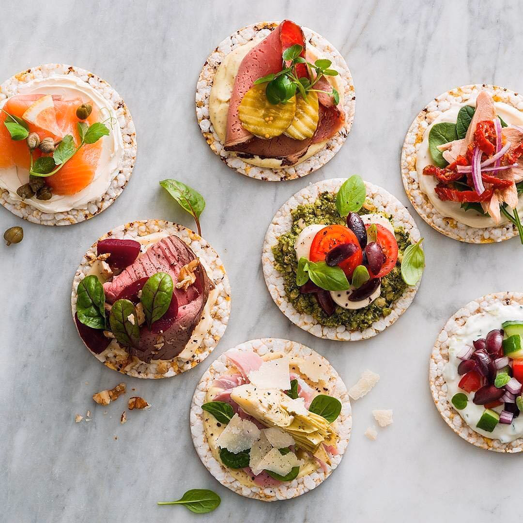 ¿Cómo retirar el arroz inflado del aceite?