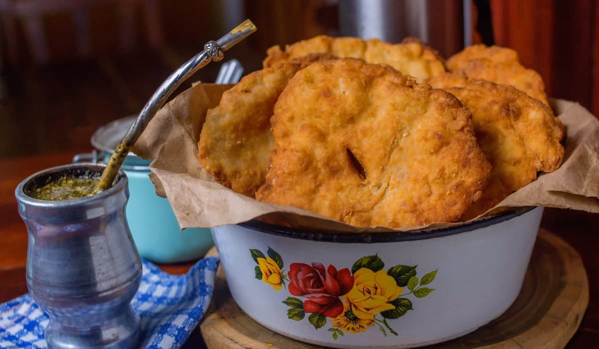 ¿Qué se puede agregar a las tortas fritas para hacerlas más ricas?