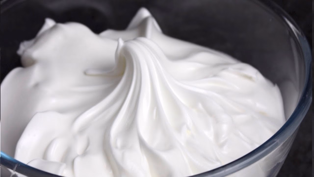 ¿Cómo hacer crema con Clara de huevo y azúcar común?