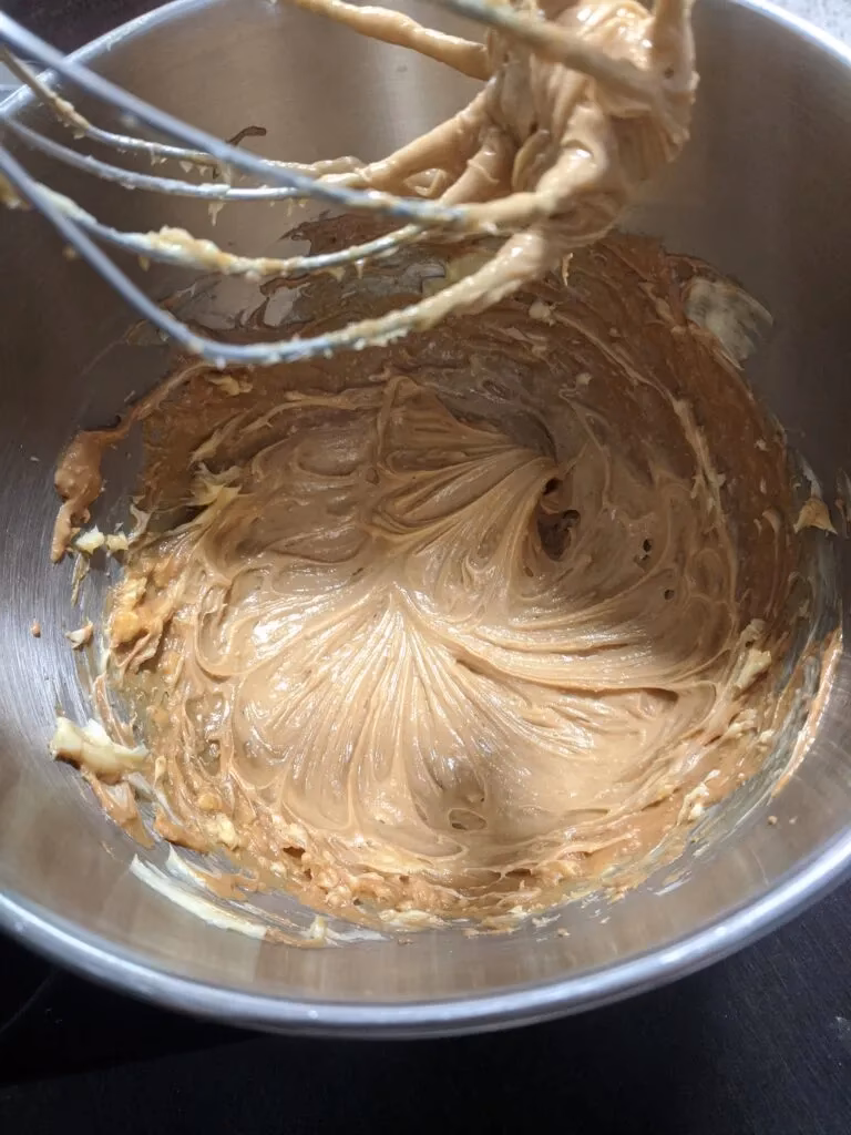 ¿Cómo reemplazar la crema espesa sin agregar mantequilla?