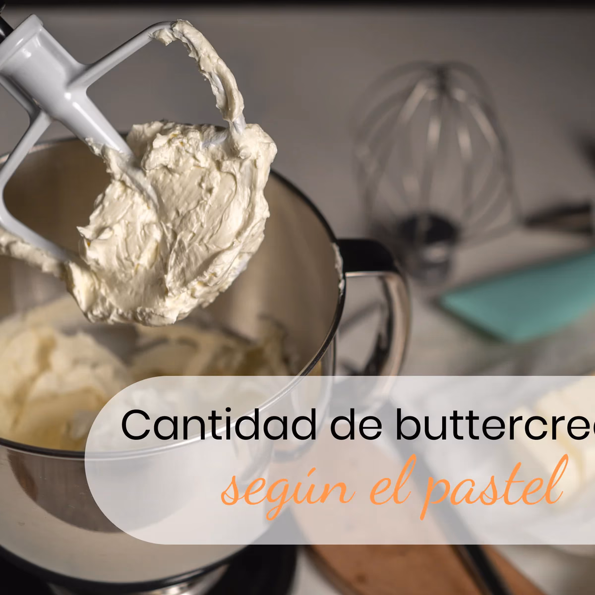 ¿Cómo alisar una torta con crema de mantequilla?