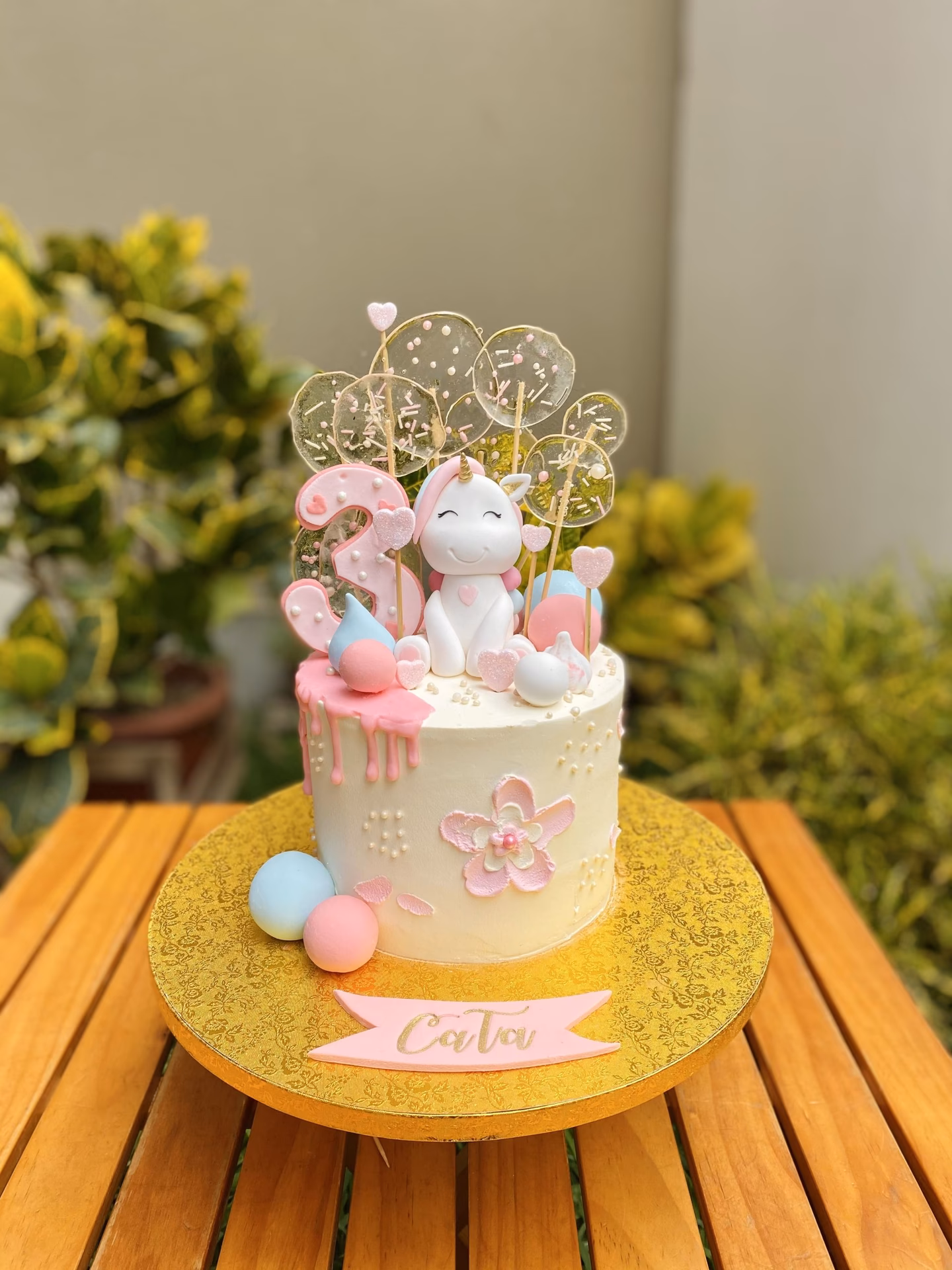 ¿Cómo decorar un cuarto de bebé con motivo unicornio?