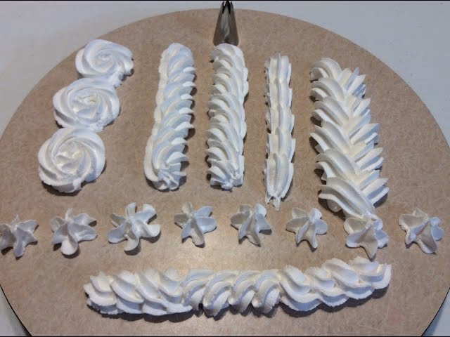 ¿Cómo puedo decorar mis pasteles?