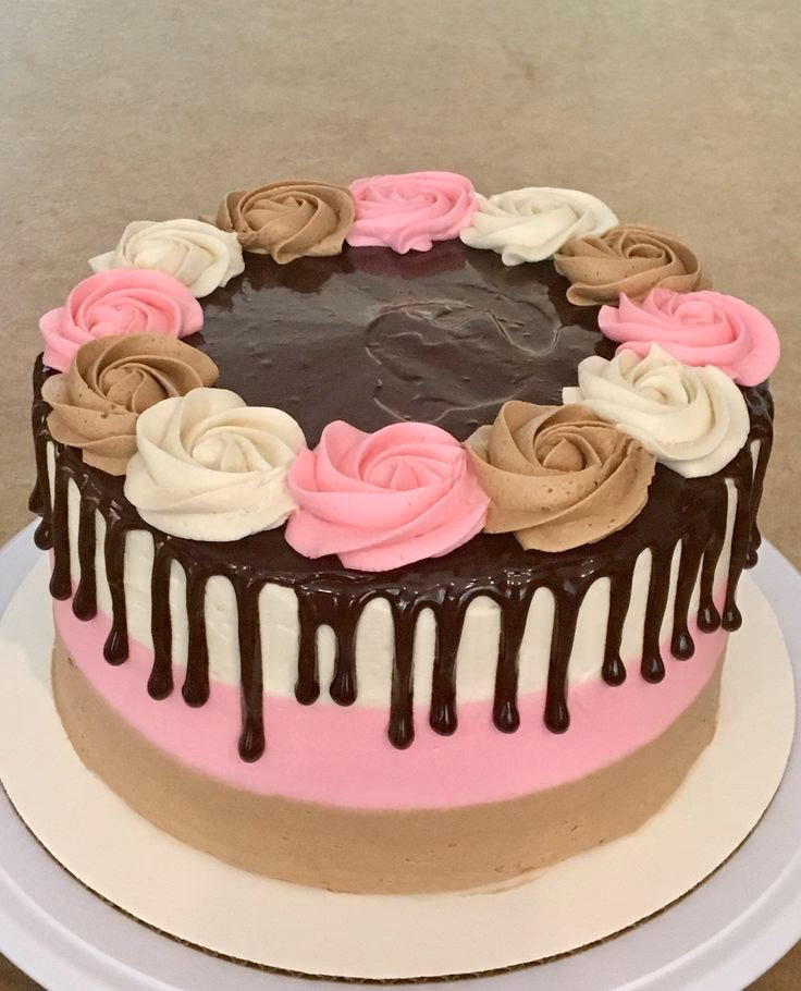 ¿Cómo decorar una torta con crema?