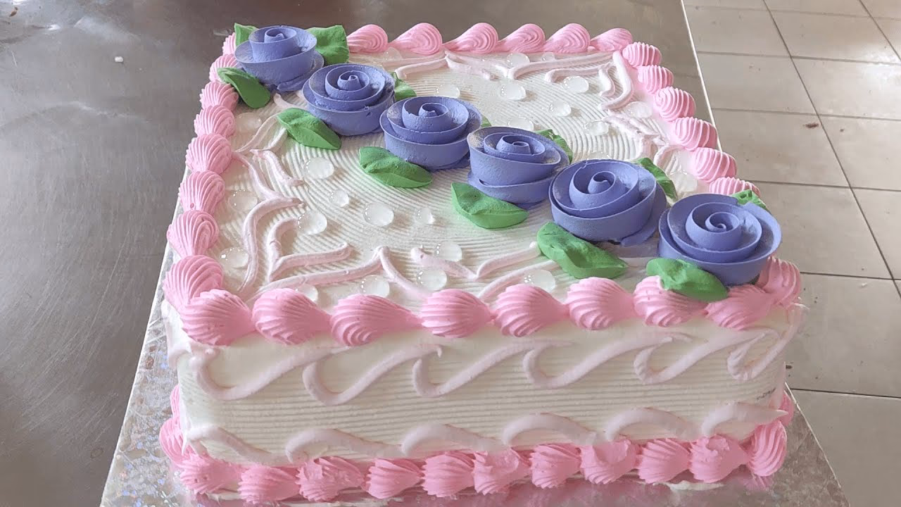 ¿Cómo decorar una torta con crema batida?