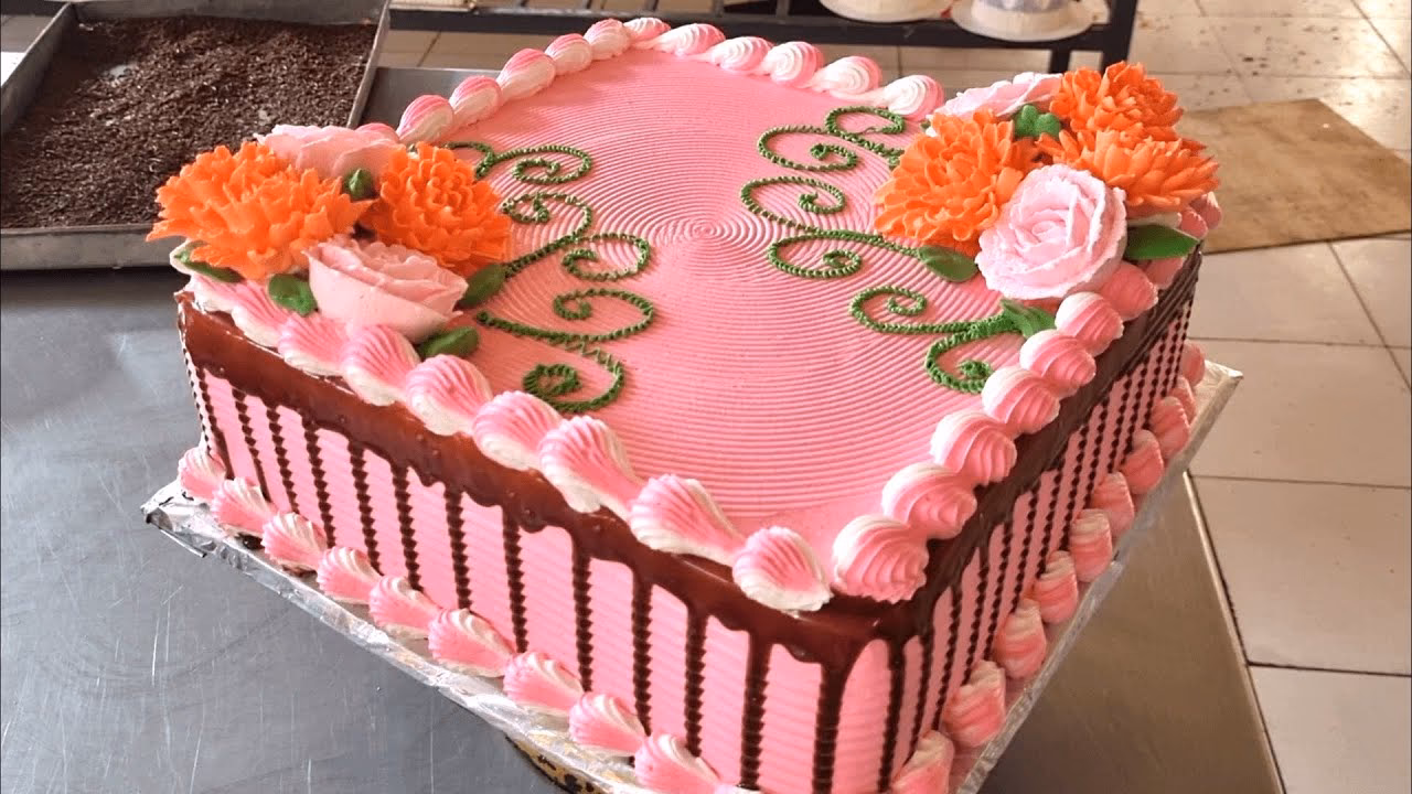 ¿Cómo decorar una torta cuadrada?