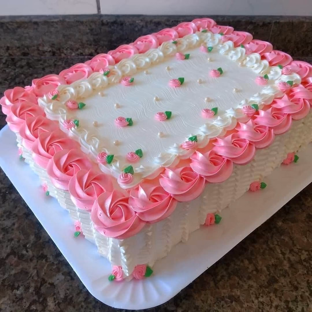 ¿Cómo decorar una torta cuadrada?