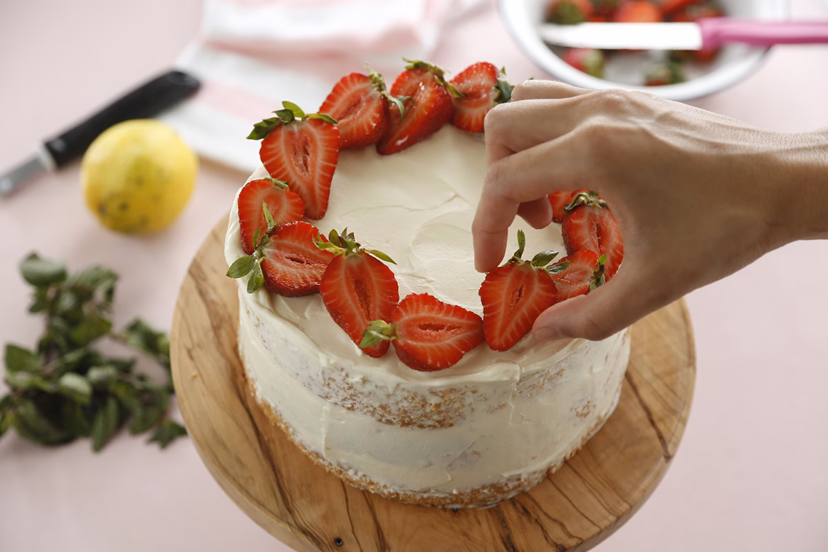 ¿Cómo hacer una torta de frutas confitadas?