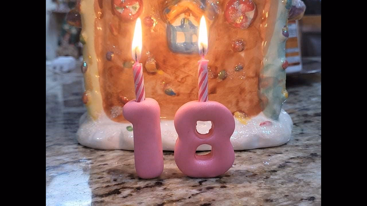 ¿Cómo puedo decorar con velas aromáticas?