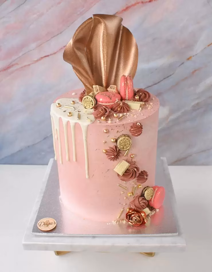 ¿Cómo decorar una torta de estilo romántico?