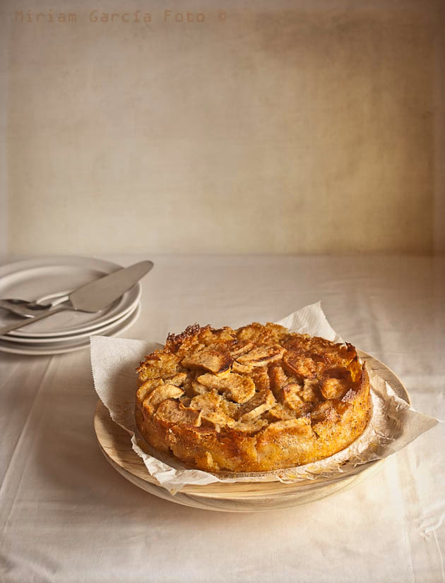 ¿Cuánto tiempo se tarda en hornear un pastel de manzana?