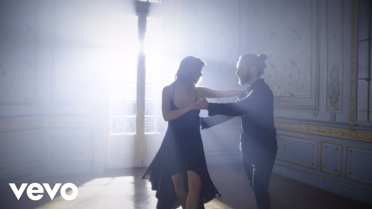 ¿Cuáles son los pocos casos en que una mujer mata y se mata?