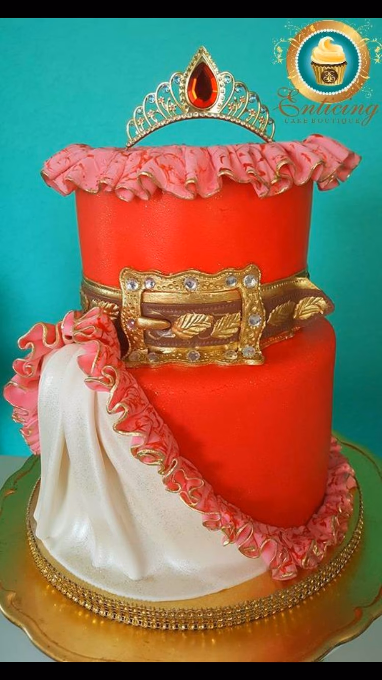 ¿Qué hace una diseñadora o decoradora de tortas?