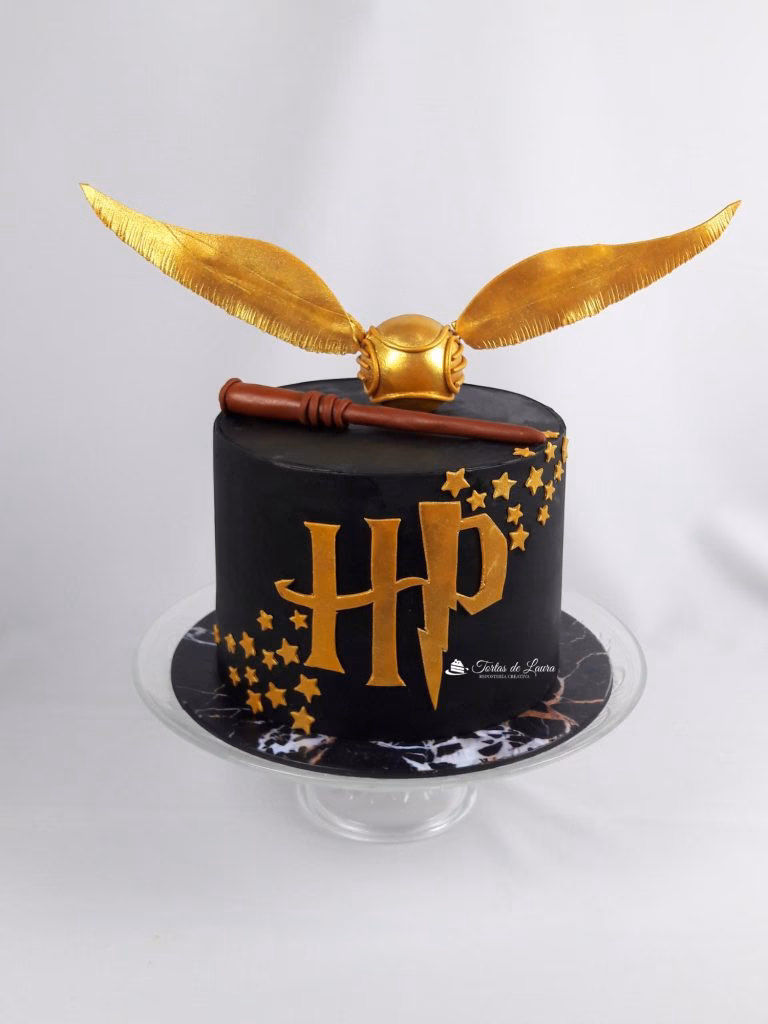 ¿Cómo decorar una torta con imágenes de Harry Potter?