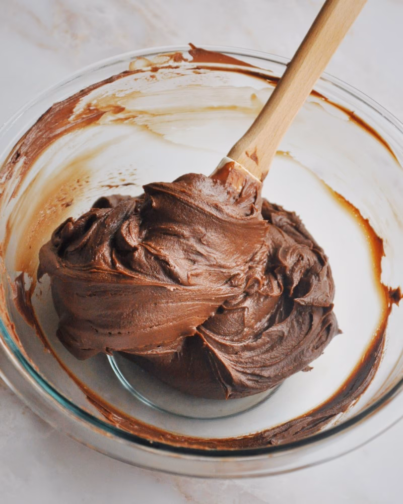 ¿Cómo preparar una ganache de chocolate con leche?