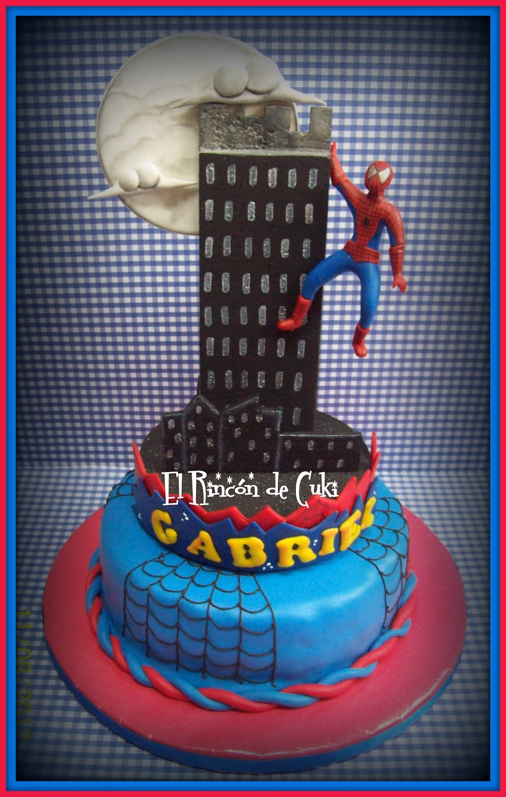 ¿Cómo escapar de los edificios en el Hombre Araña?