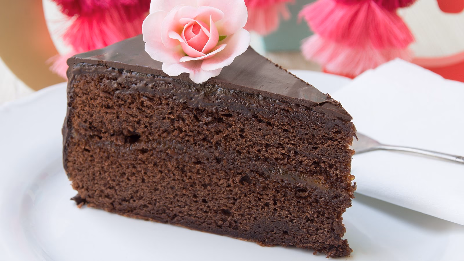 Wie schmeckt eine Sachertorte am besten?