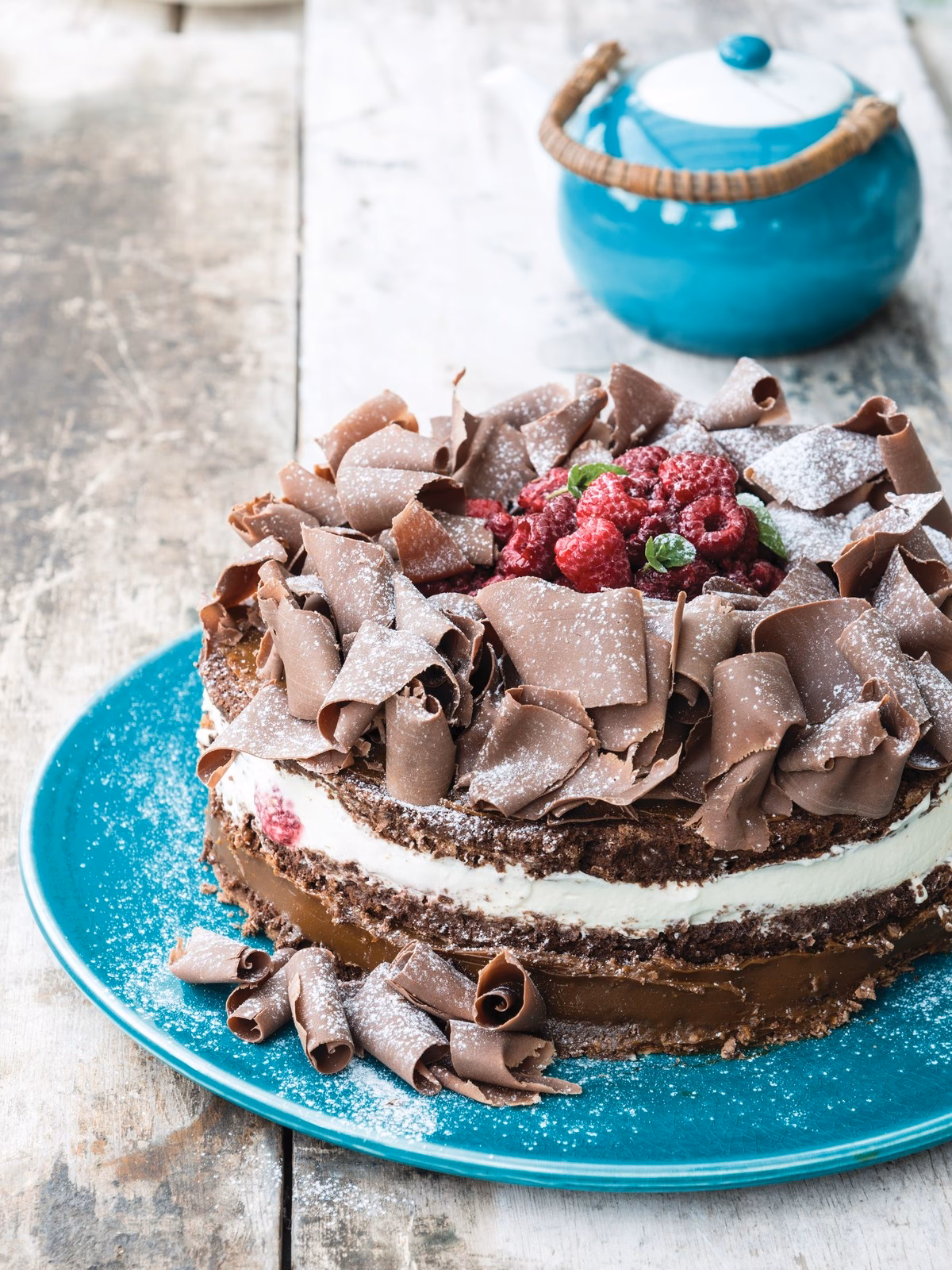 ¿Qué contiene el chocolate amargo?