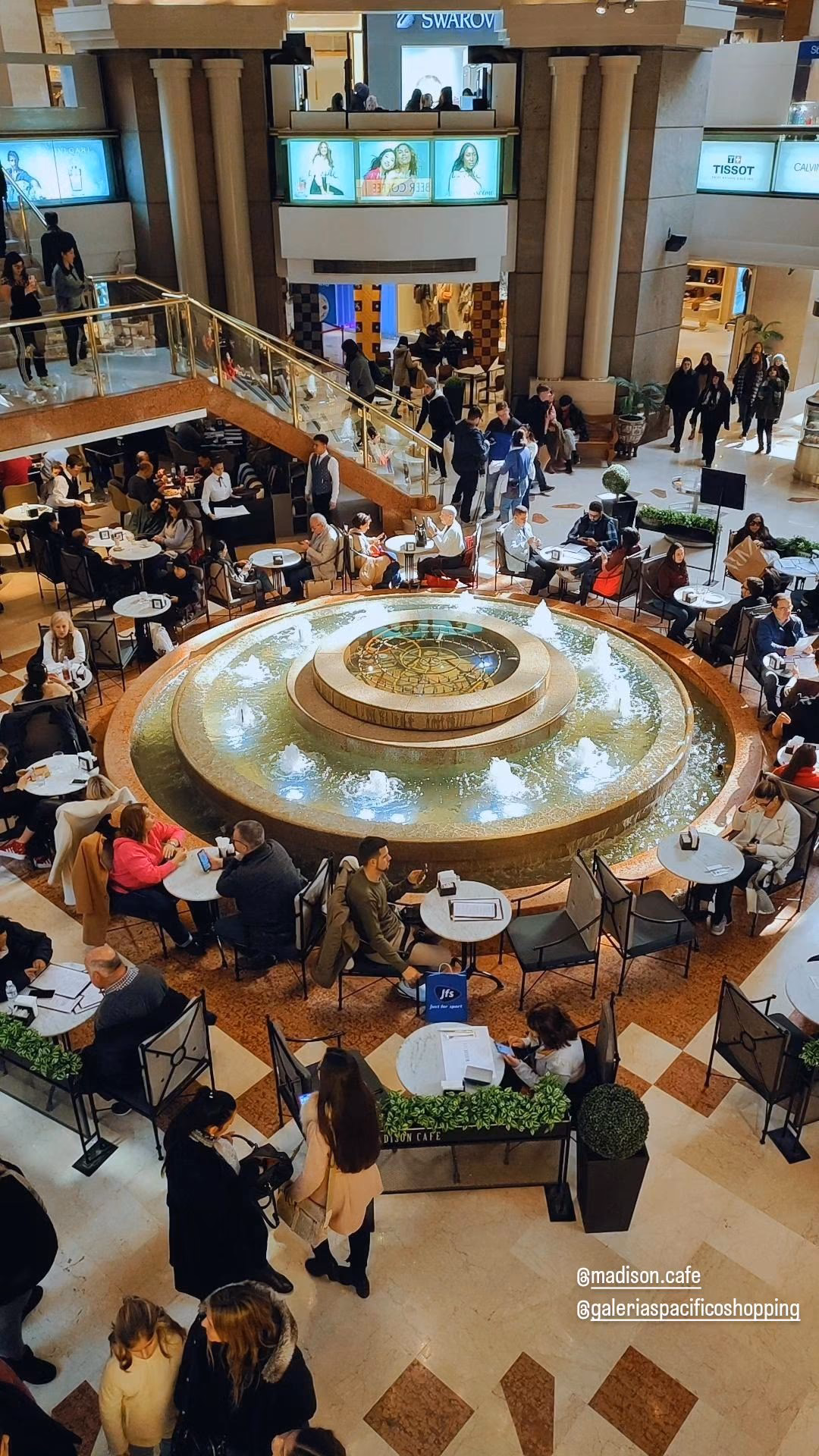 ¿Quiénes pintaron los frescos de Galerías Pacífico?