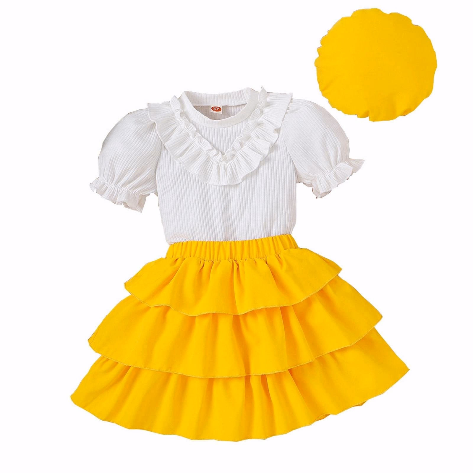 ¿Qué colores se pueden combinar con la falda amarilla?